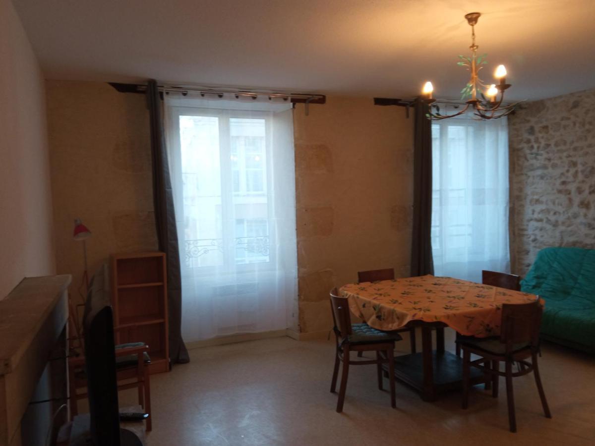 Appartement Centre Petite Ville Poitou Gençay Exteriör bild